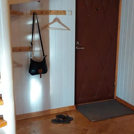 Avar Korter Suedames * Kuressaare