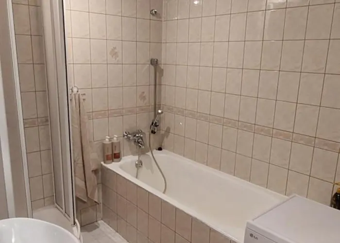 Avar Korter Suedames * Kuressaare